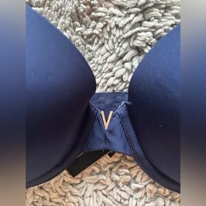 Victorias Secrets Full Covered Lined Bra